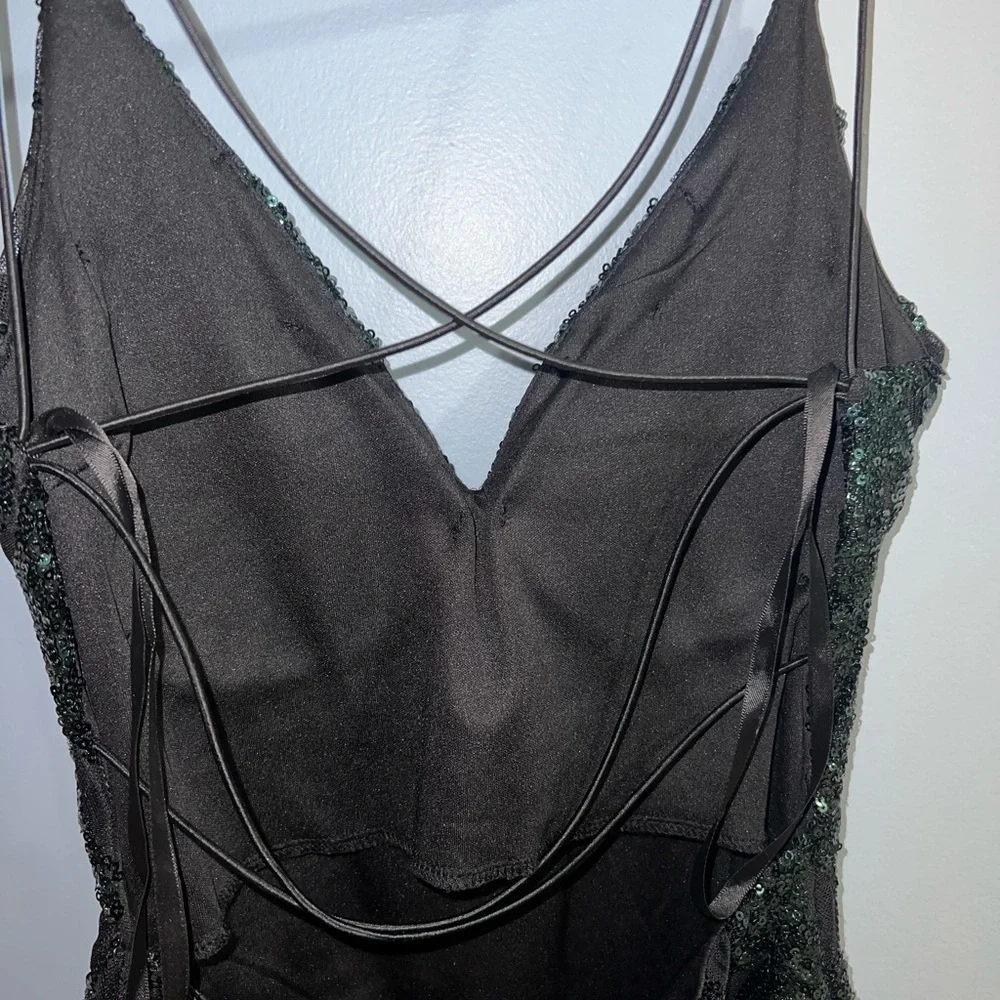 Windsor- Karina Formal Sequin Cross-Back Mini dark green and black Dress - Picture 4 of 7